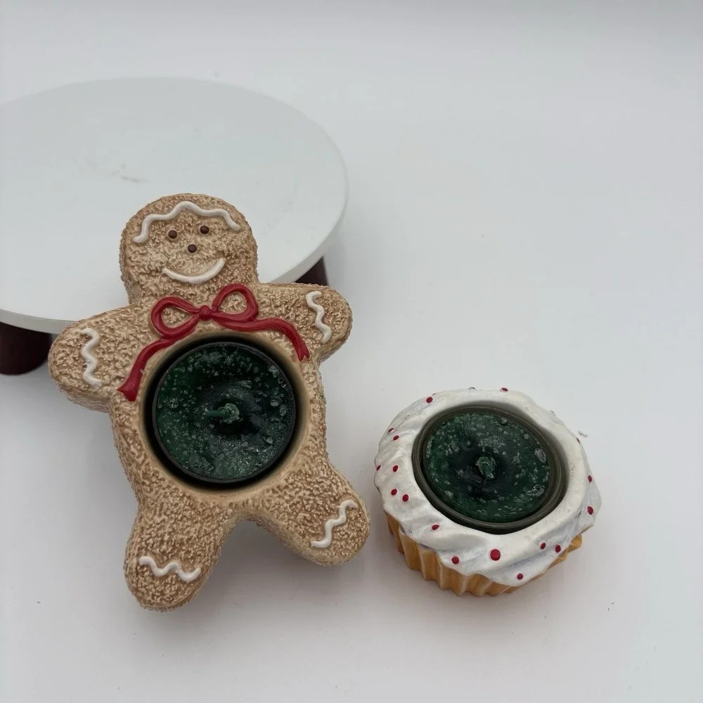YANKEE CANDLE - Gingerbread Man‎ And Cupcake tea light / votive holder Set Of 2